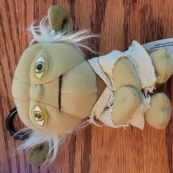 star WARS R2D2 nightlight and YODA clip on both talk. - Picture 2 of 6